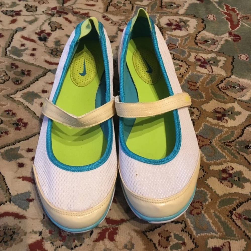 Nike leisure shoes 6.5